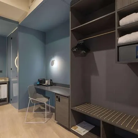 Occidental Hotel *